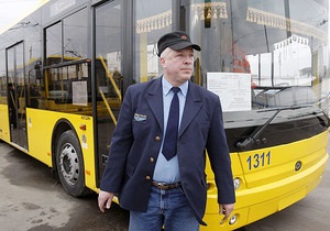 В Киеве на остановках транспорта оборудуют павильоны ожидания