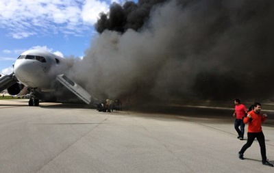 Во Флориде загорелся самолет с пассажирами: есть пострадавшие