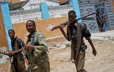 Кількість жертв нападу на готель в Сомалі досягла 12