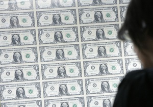 Гривна упала к доллару на межбанке до минимума двух лет