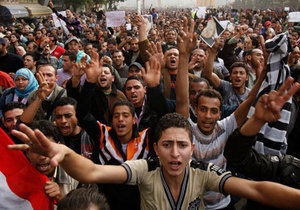 Египетские власти уволят сторонников Мубарака из полиции