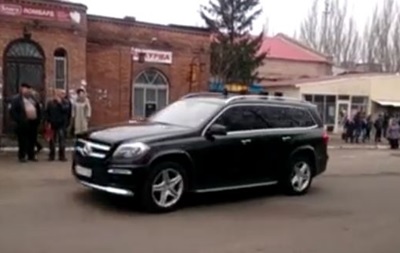 Жители Дебальцево засняли кортеж Захарченко
