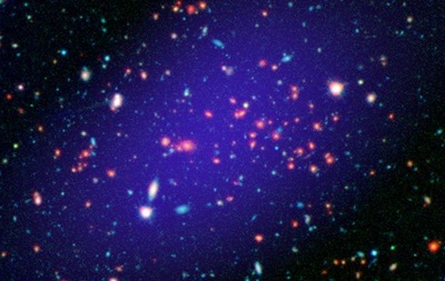 Вчені знайшли найбільше з найдальших галактичних скупчень