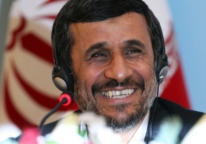 Ахмадинеджад выставит личный  Peugeot 504 на благотворительный аукцион