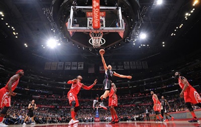 NBA: Победы Хьюстона, Милуоки и Сан-Антонио, Чикаго уступает в овертайме