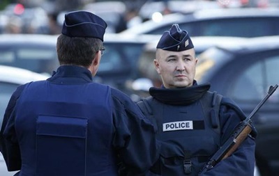 ЗМІ: У Франції знайшли мобільний телефон одного з терористів