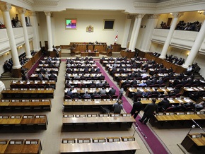 На заседании парламентской комиссии Грузии подрались политики из-за кавказского конфликта