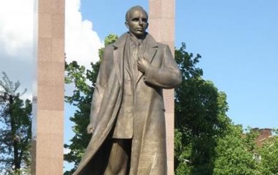 У Львові зникла скульптура Степана Бандери