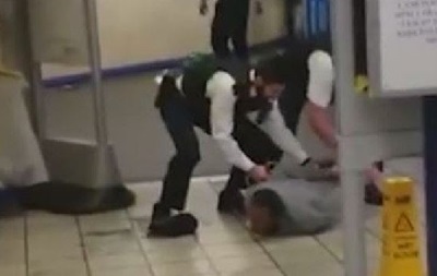 В метро Лондона на людей бросался мужчина с мачете