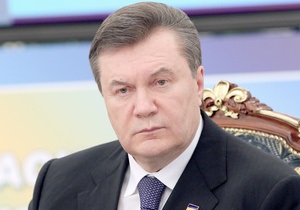Янукович уволил чиновника, попавшегося на крупной взятке