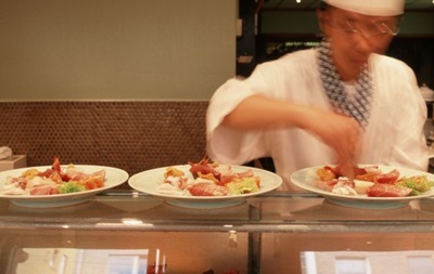 Японський ресторан виплатить мільйон доларів за смерть співробітниці