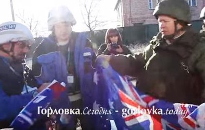 Сепаратисти показали ОБСЄ  бойові трофеї 