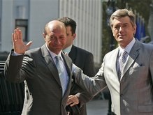 Стало известно, о чем разговаривали Ющенко и Бэсеску