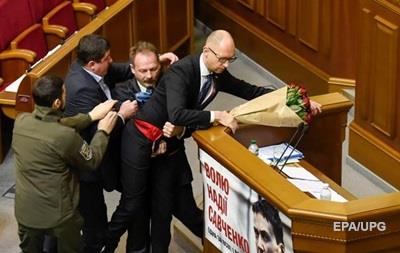 Порошенко осудил инцидент с Барной и Яценюком