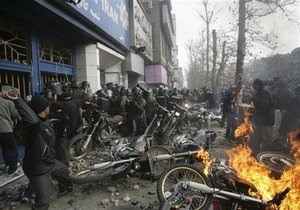 В ходе беспорядков в Иране погибли 15 человек