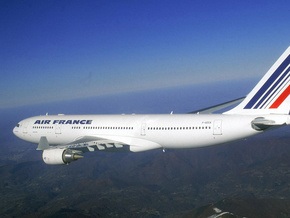 Власти Франции исключили возможность теракта на борту пропавшего самолета