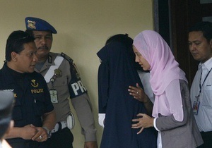 В Малайзии исламская полиция нравов в Новый год задержала 52 неженатые пары