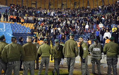 В Израиле футбольный фанат пытался пронести гранату на сектор соперника