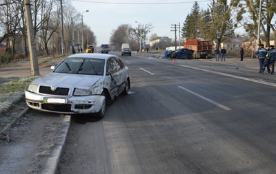 У Рівному поліцейський влаштував потрійну ДТП