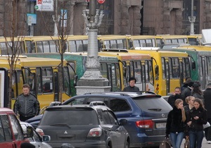В Киеве водитель маршрутки умер во время рейса