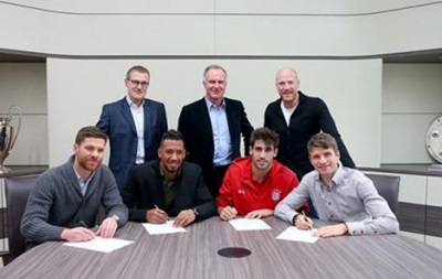 Четыре игрока Баварии подписали новые контракты