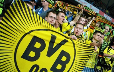 Фанат дортмундской Боруссии пробрался на стадион и голым сыграл в футбол