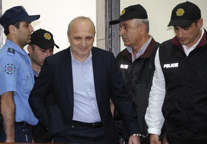 Экс-премьер Грузии начал голодовку в тюрьме из-за телевизора