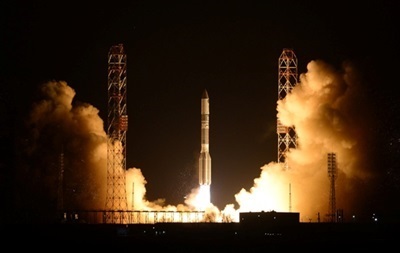 С Байконура запустили ракету Протон-М со спутником связи
