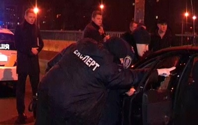 Затримано підозрюваного в обстрілі таксі в Києві