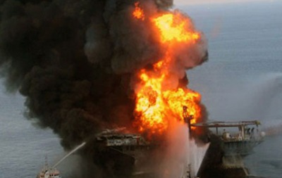 Пожежа на нафтовій платформі в Азербайджані: кількість жертв зросла