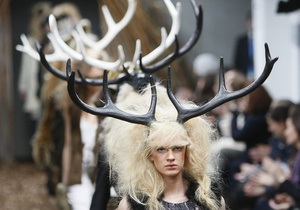 Фотогалерея: Британские дизайнеры наставили рога моде