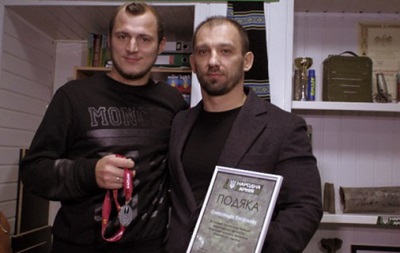 Дніпропетровський бізнесмен повернув Зозулі медаль фіналіста Ліги Європи