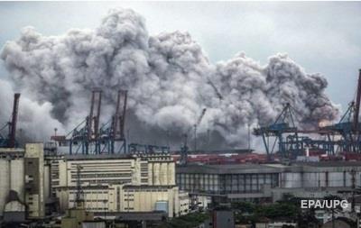 В Бразилии потушили крупный пожар на складе химикатов