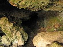 В Греции обнаружено неизвестное подземное кладбище