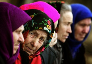 Программа Януковича повышает пенсионный возраст женщин