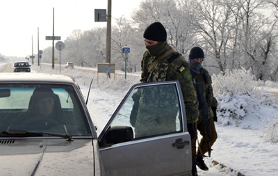 На Донбассе из-за обстрелов закрыли пункт пропуска