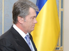 Ющенко и Литвин возложили цветы к памятнику Чорновилу