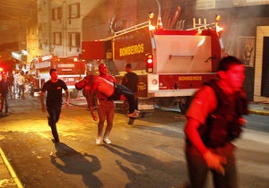 Новости Бразилии - пожар в ночном клубе Бразилии Kiss - ночной клуб Kiss - В результате пожара в бразильском клубе погибли 245 человек