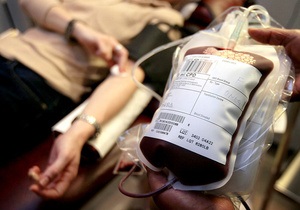 Британским геям разрешат быть донорами крови в обмен на отказ от секса на год