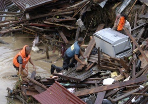 Число жертв шторма на Филиппинах возросло до 440 человек