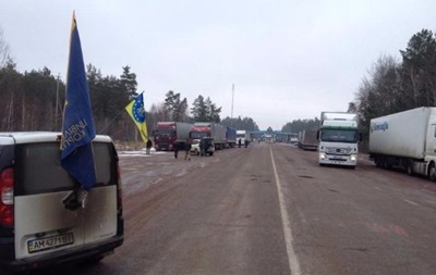 Україна почала пропуск вантажівок РФ до Білорусі