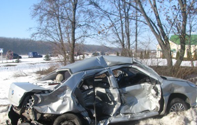 Подвійна ДТП на Полтавщині:  швидка  задавила учасника аварії