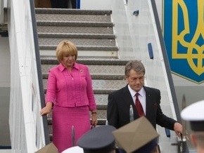 СМИ: Ющенко вывез в Канаду несколько самолетов с антиквариатом