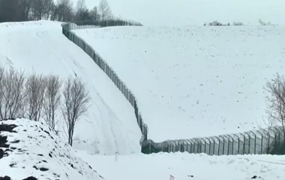 ЗМІ показали Стіну на кордоні з Росією