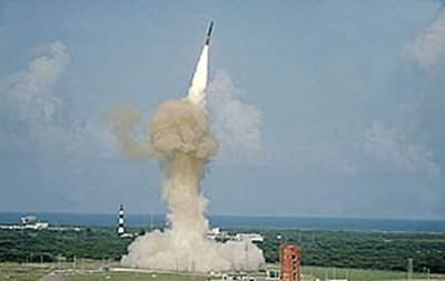 США проведут испытания баллистической ракеты