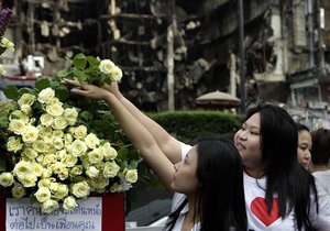 В Таиланде отменен комендантский час