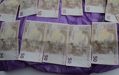 Під Києвом двох чиновників спіймали на хабарі в 35 тисяч євро