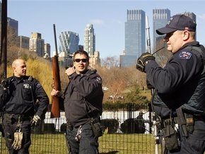 Власти Нью-Йорка скупают оружие у населения