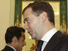 Саркози похвалил Медведева по телефону