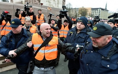 Латвійська поліція відпустила журналіста Філіпса
